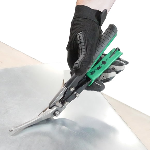 Malco Long Cut AVS Metal Cutting Snip Right Offset 2-1/4" Cut Length - Green Grip AV73