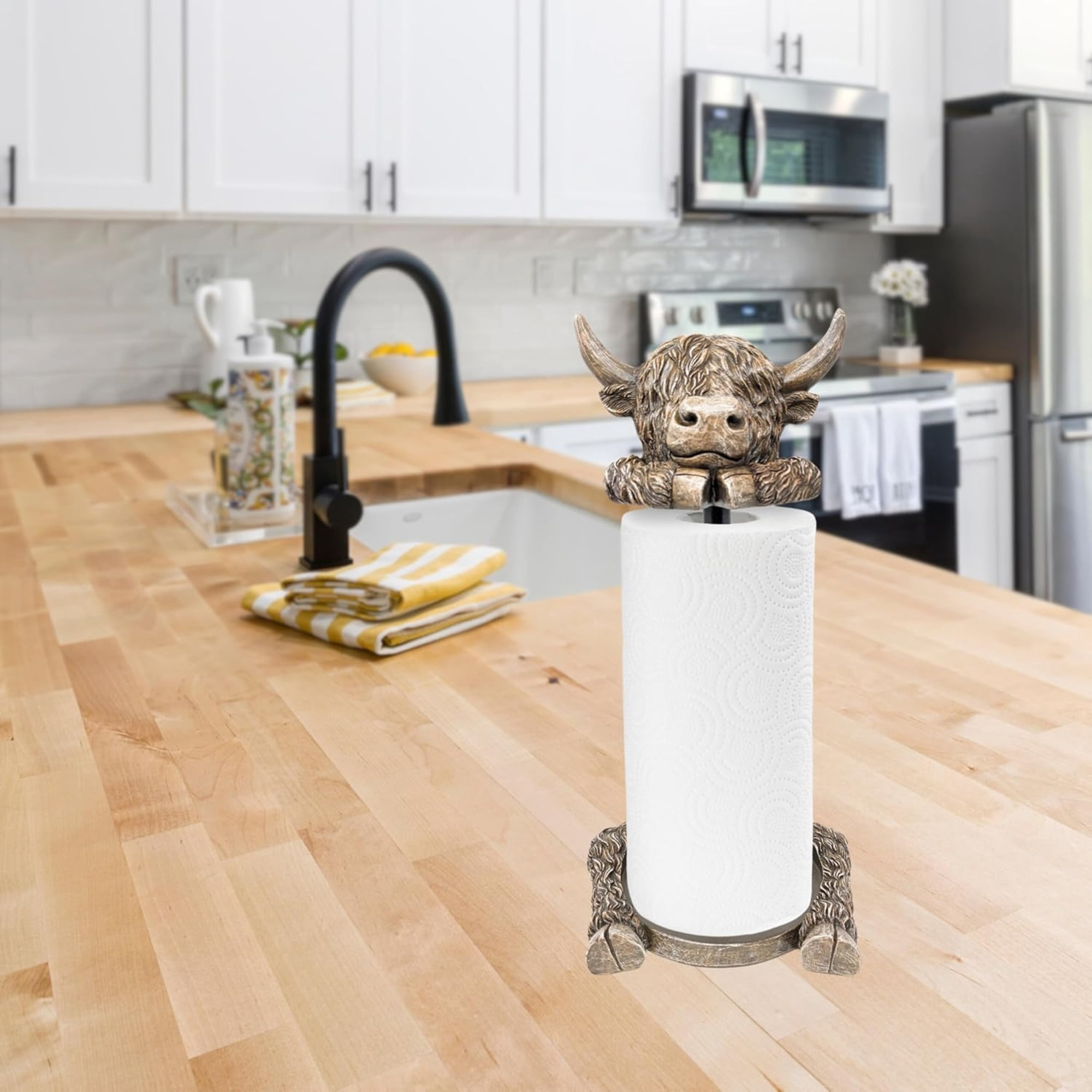 Rustic Highland Cow Paper Towel Holder - Unique Resin & Metal Farmhouse | Country Style Decor for Kitchen & Dining, Adorable Highland Cow Design, Ideal Gift Idea, Fits Standard Rolls