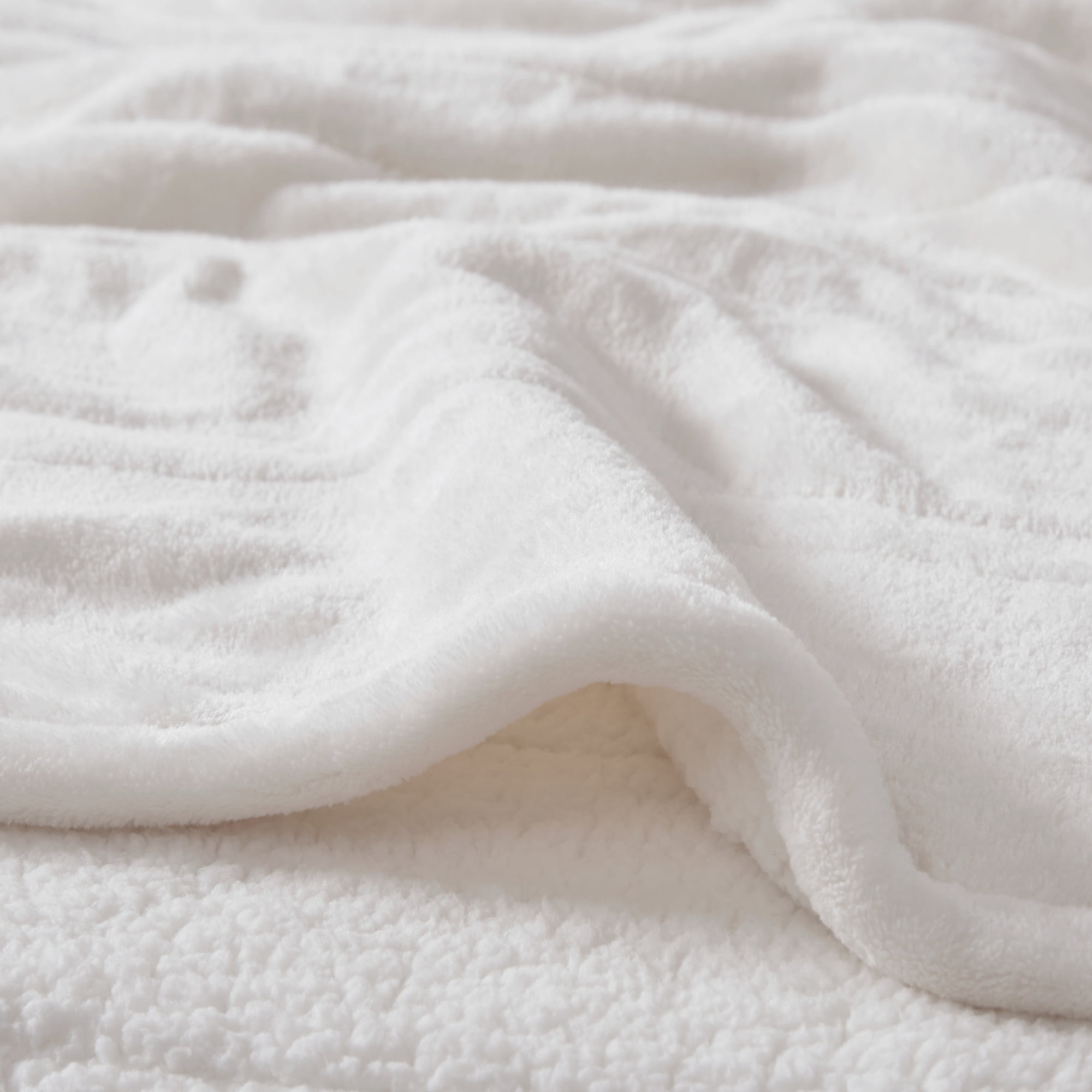 Beautyrest Heated Microlight to Berber Elect Electric Blanket with Two 20 Heat Level Setting Controllers, Queen: 84x90,