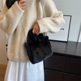 thumbnail image 1 of Bolso de hombro con cadena para mujer, bolso de mano borroso de moda, bolso informal para niña de otoño e invierno, 1 of 7