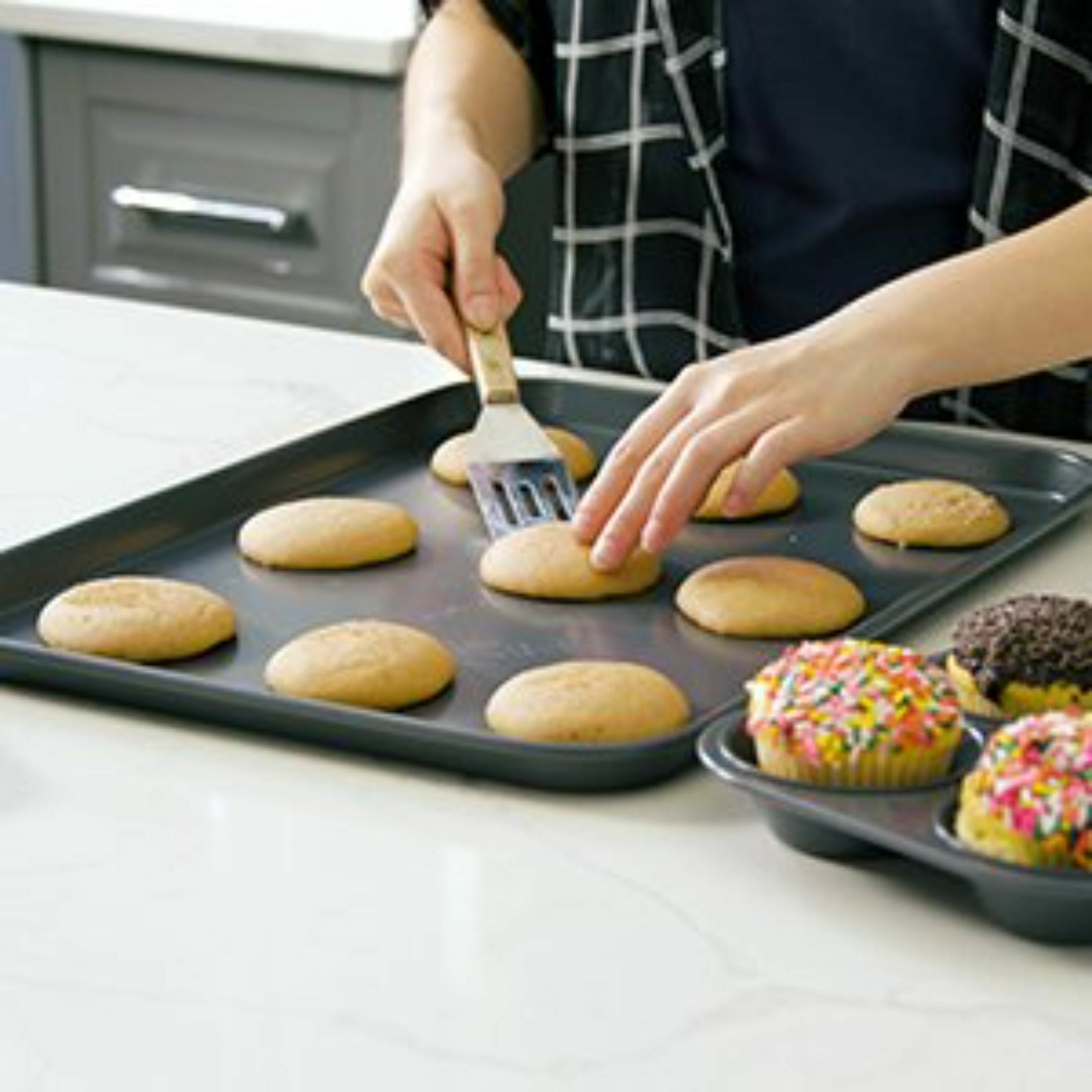 Nonstick Baking Pans Set - Bakeware Set Baking Sheets For Oven, 7 PCS  Stackable Baking Set w/Cookie Sheet, Cake Pan, Loaf Pan, Muffin Pan,  Roaster Pan, Cooling Rack, PTFE & PFOA Free