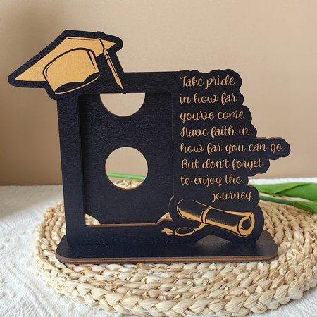 3D Graduation Season Wooden Tabletop Decor – Inspirational Quote Grad Cap & Diploma Design – For 2025 Graduates Home Office Desk Graduation Party Decoration Graduation Gift