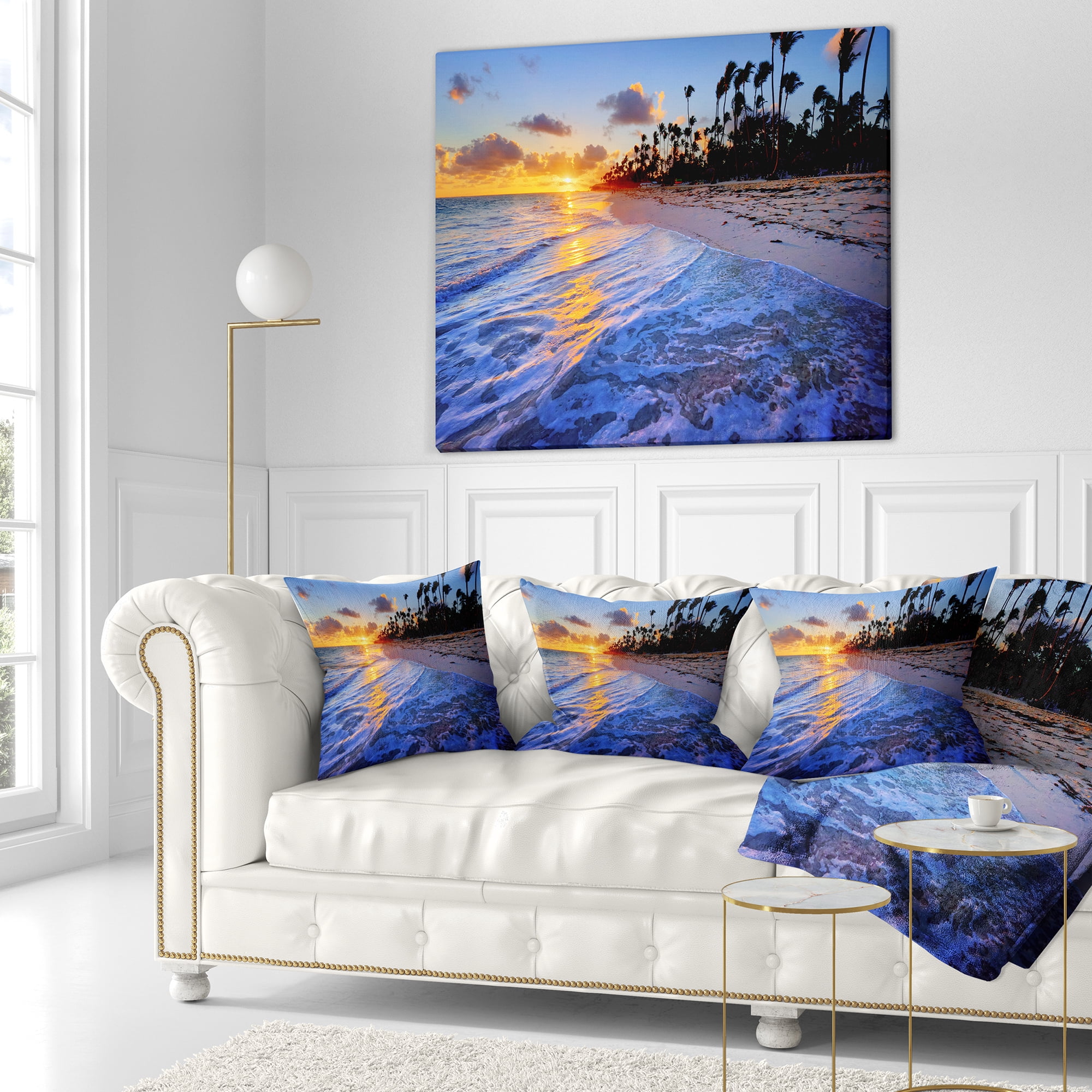 Designart Blue Waves Along the Shore - Seashore Throw Pillow - 18x18
