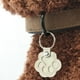 thumbnail image 4 of Llavero de cuero con pata de perro | Llavero de recuerdo de pelo de mascota | Colección conmemorativa | Regalo único para recuerdo de mascotas | Cuero suave duradero | Anillo de metal seguro | 1, 4 of 5