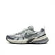 thumbnail image 2 of Zapatillas clásicas unisex V2K Run grises, cómodas y versátiles, de caña baja, informales, para correr, 2 of 4