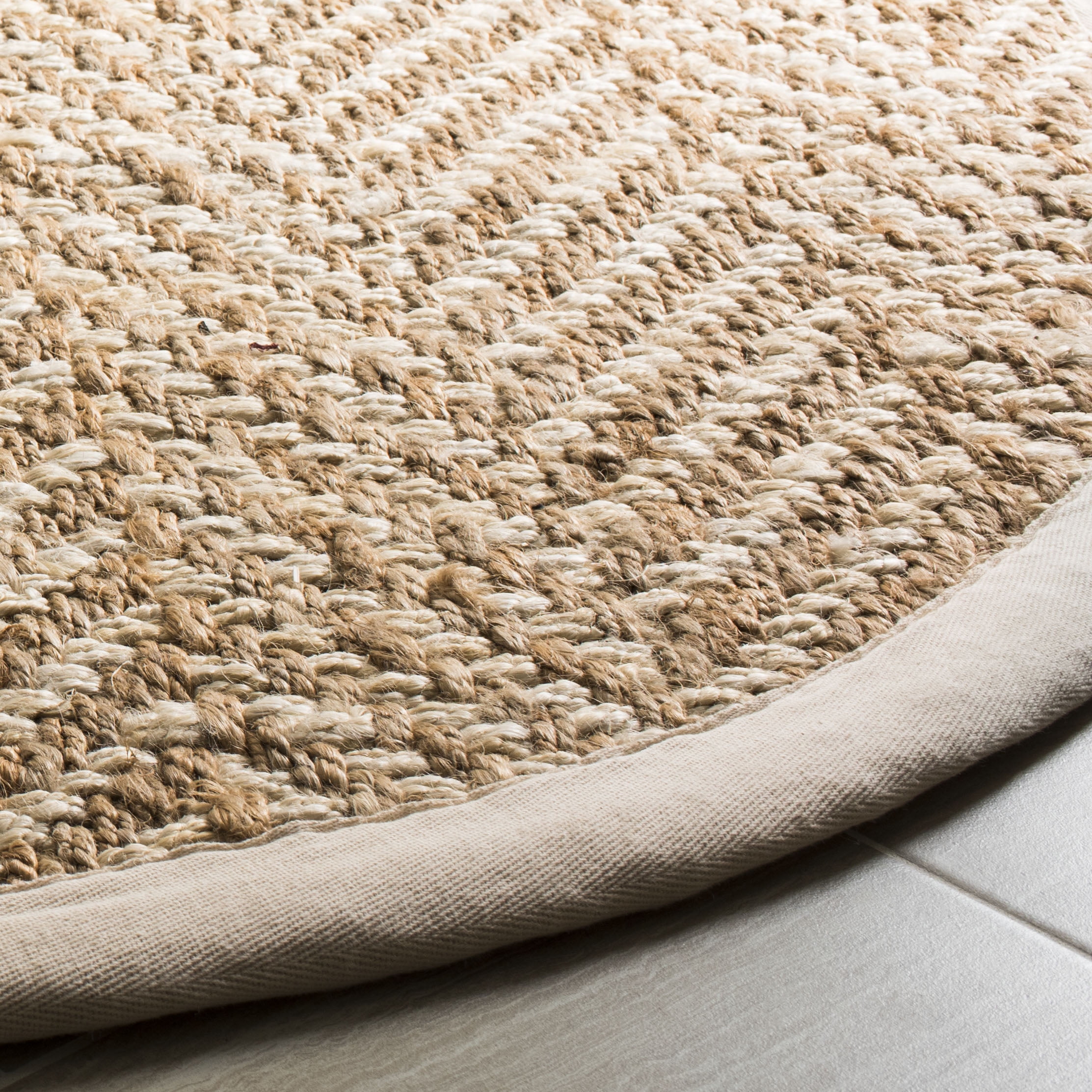 SAFAVIEH Natural Fiber Houston Braided Jute Area Rug, Ivory/Natural, 6' x 6' Round