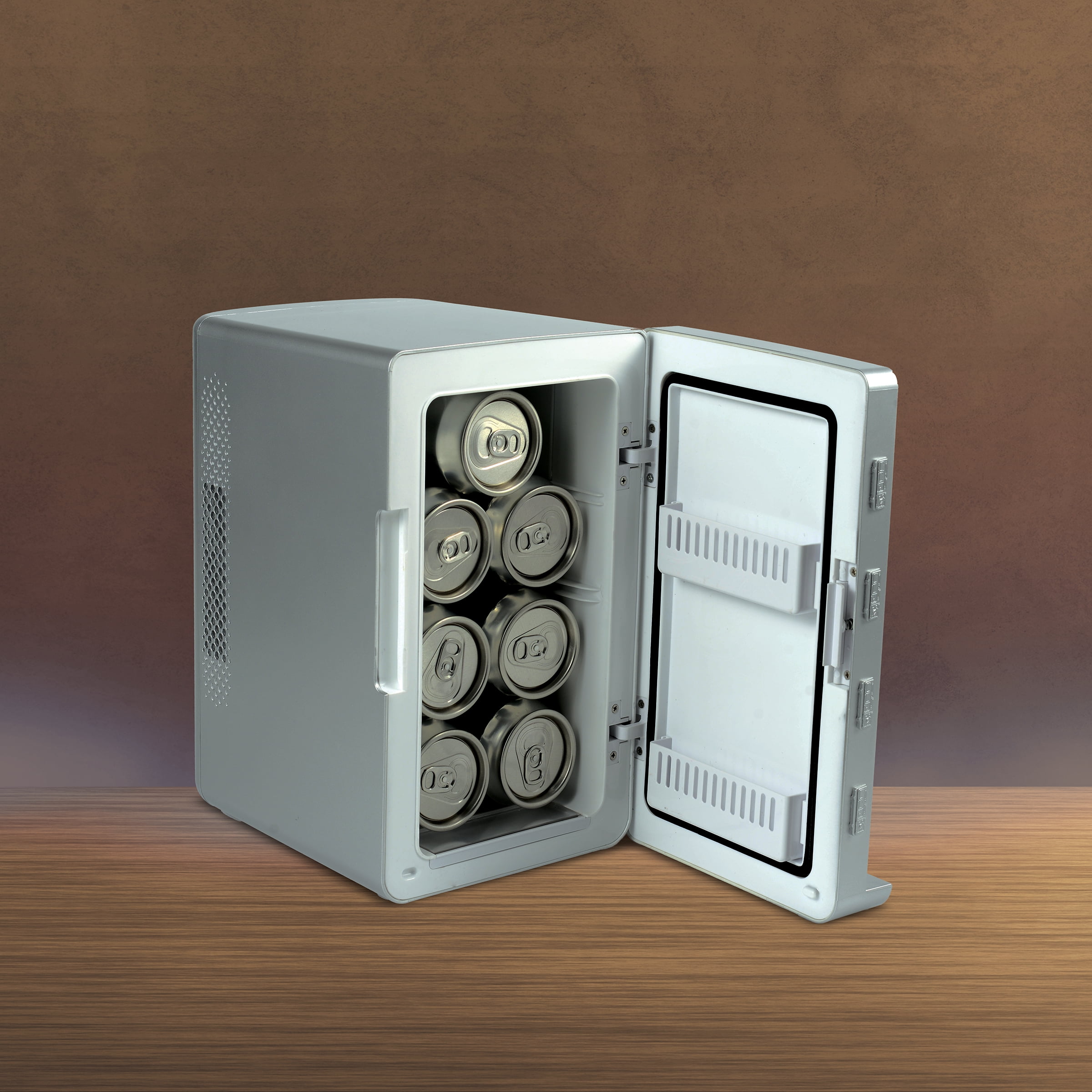 Ukonic  Star Wars Han Solo 4.5L 8xCan Mini Fridge Thermoelectric Cooler Ac/DC