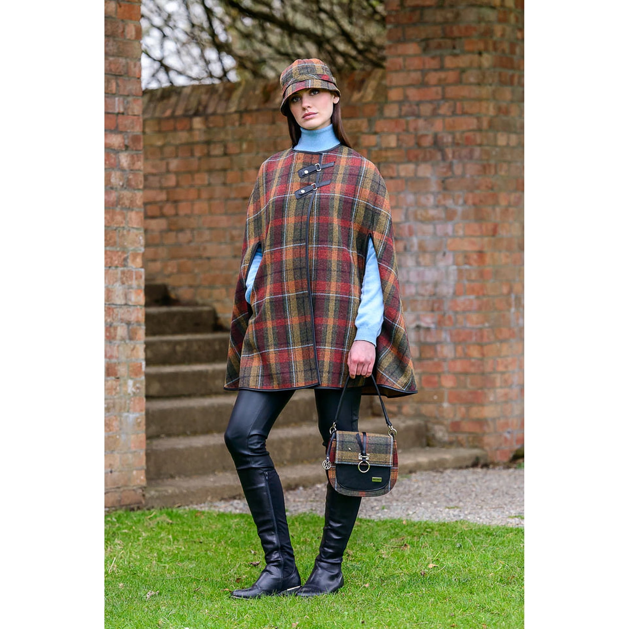 Mucros Weavers Irish Women