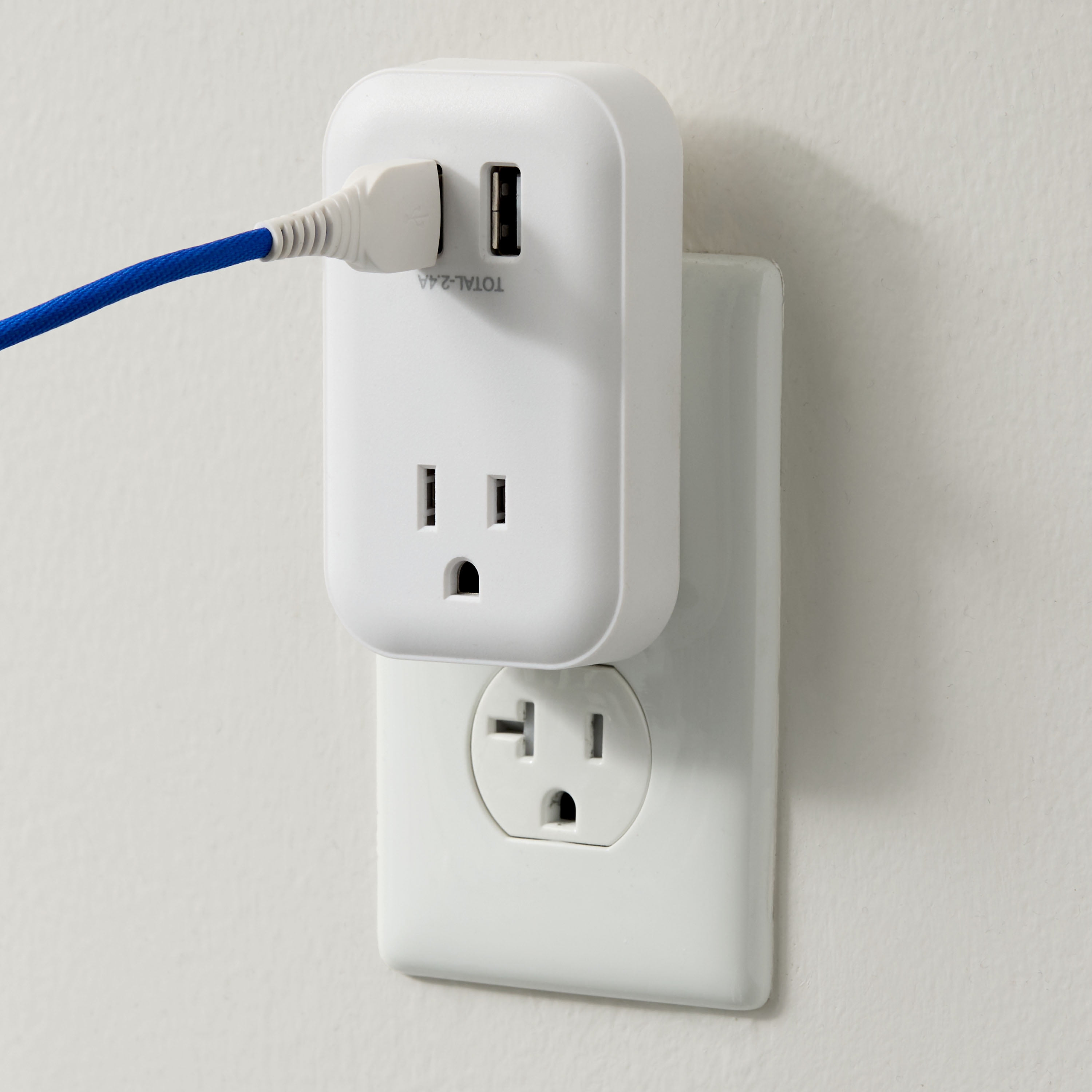 Hyper Tough USB Outlet Extender & Surge Protector, 1 Outlet Splitter with 2 USB-A Ports, White