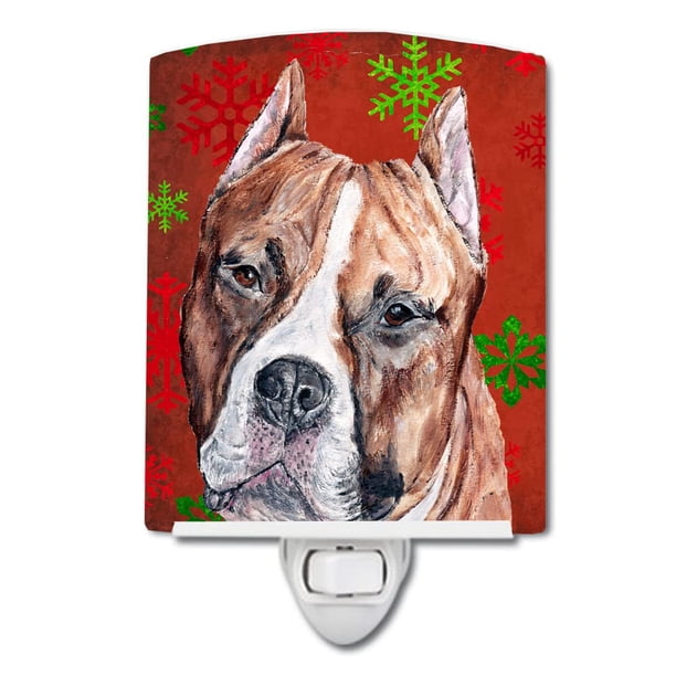 Caroline'S Treasures Sc9752Cnl Staffordshire Bull Terrier Staffie Red Snowflakes Holiday Luz Nocturna De Cerámica Compacta Con Certificación Ul, Ideal Para Dormitorio, Baño, Guardería, Pasillo, Cocina