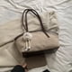 thumbnail image 4 of Bolso Mano Gamuza para Mujer Hombro Gran Capacidad Casual El (Beige), 4 of 9
