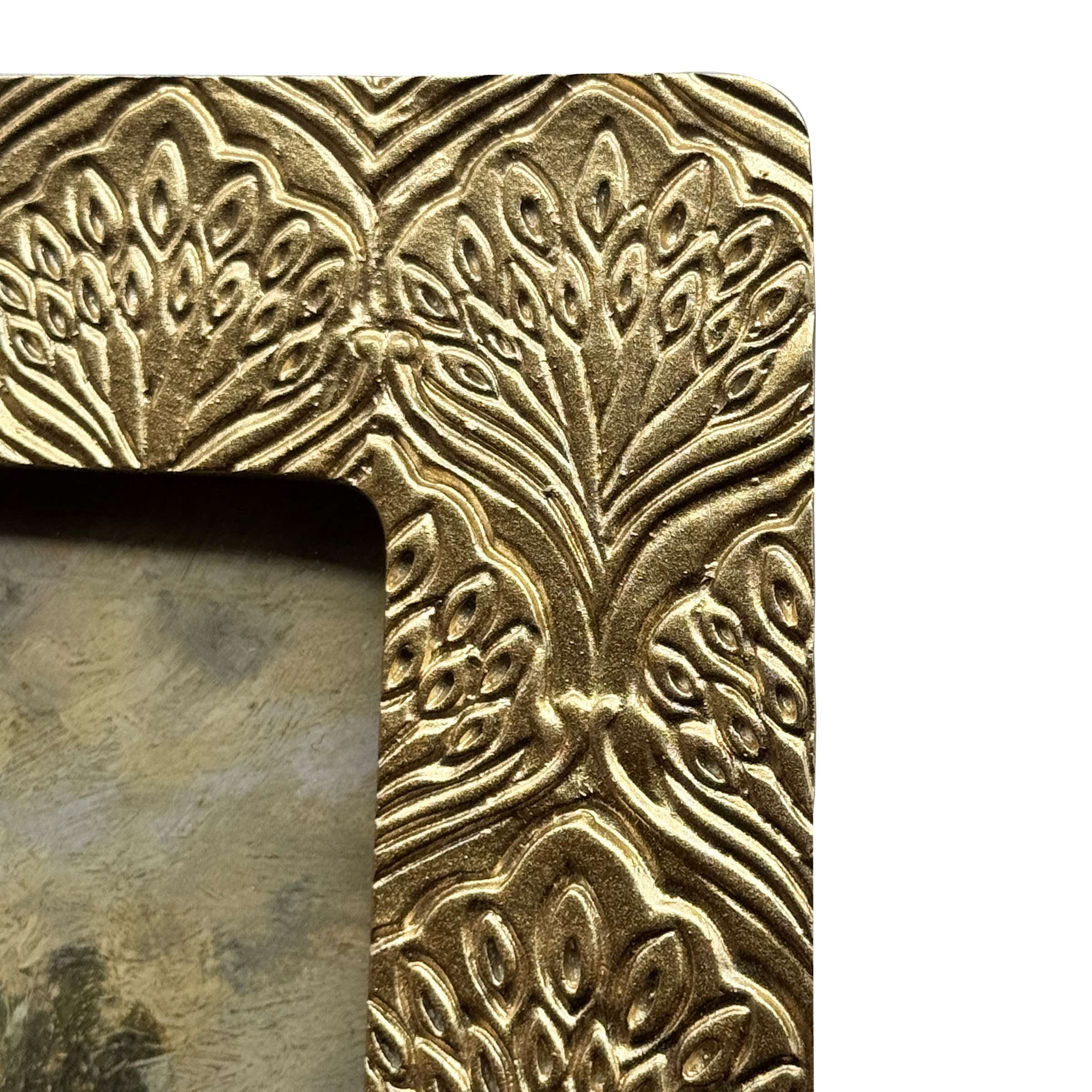 OneDesign Home 5X7 Gold Ornate Resin Picture Frame