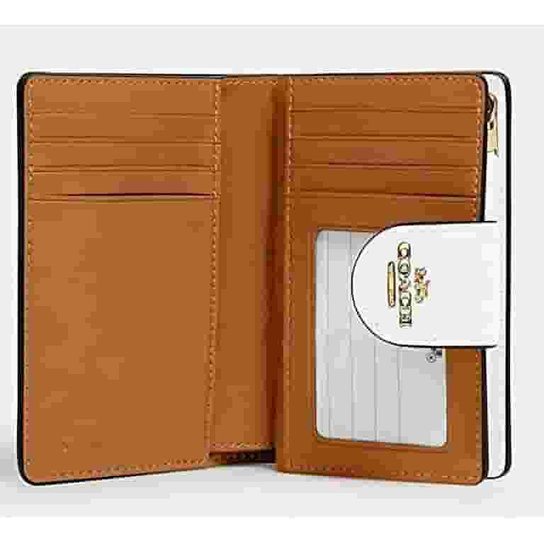 【COACH】Medium Corner Zip Wallet /Glacierwhite COACH Signature Medium Corner Zip Wallet Style No. C0082