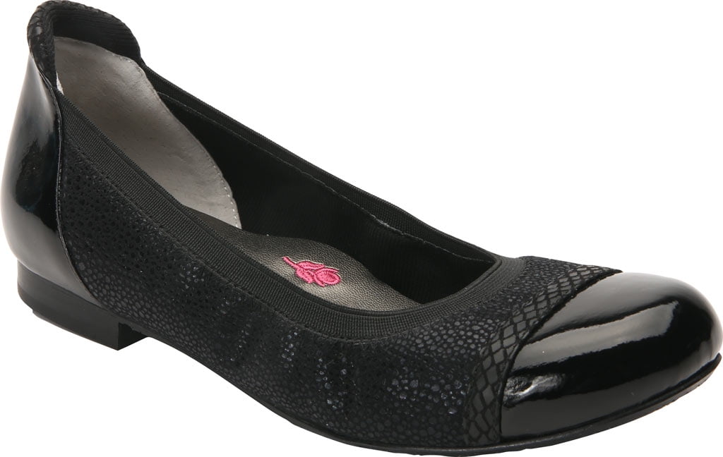 ROS Hommerson Womens Cynthia Leather Closed Toe Loafers ROS Hommerson Womens Cynthia Leather Closed Toe Loafers