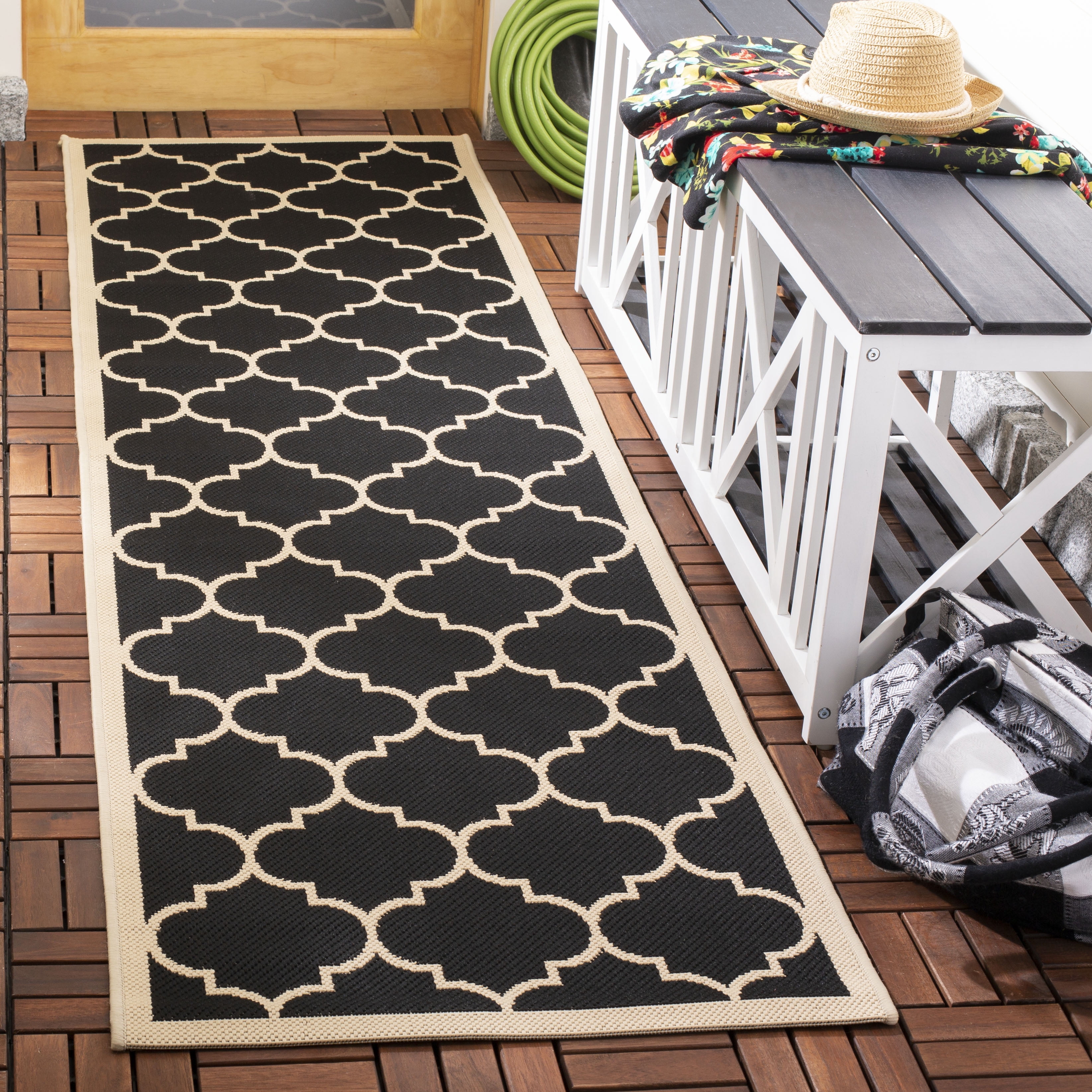 Safavieh Courtyard Alyssa Geometric Indoor/Outdoor Runner Rug, Black/Beige, 2'3" x 8'