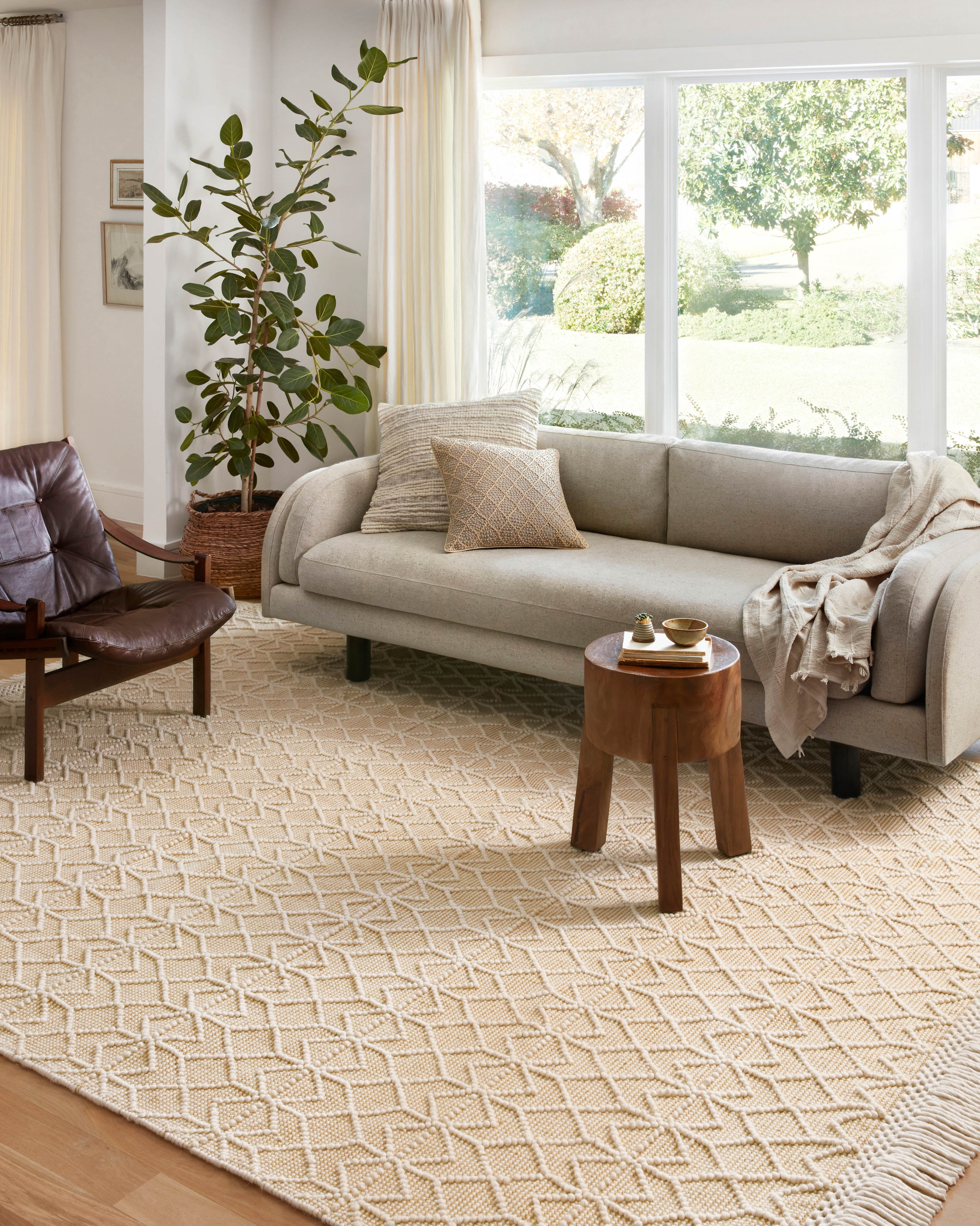 Loloi Noelle Ivory / Gold Geometric Area Rug 9'-0" x 12'-0"