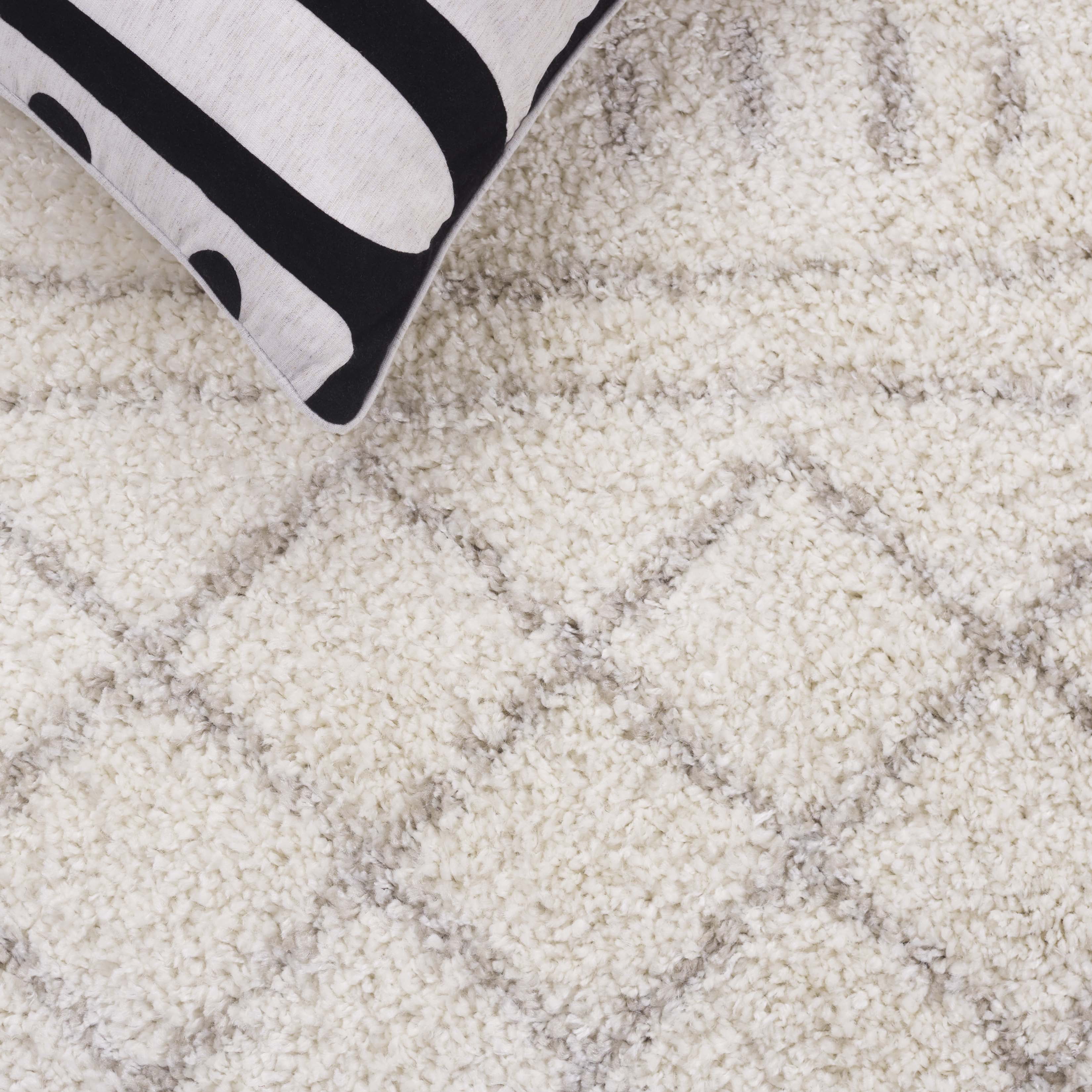 SAFAVIEH Arizona Teagan Geometric Shag Area Rug, Ivory/Beige, 11' x 11' Square