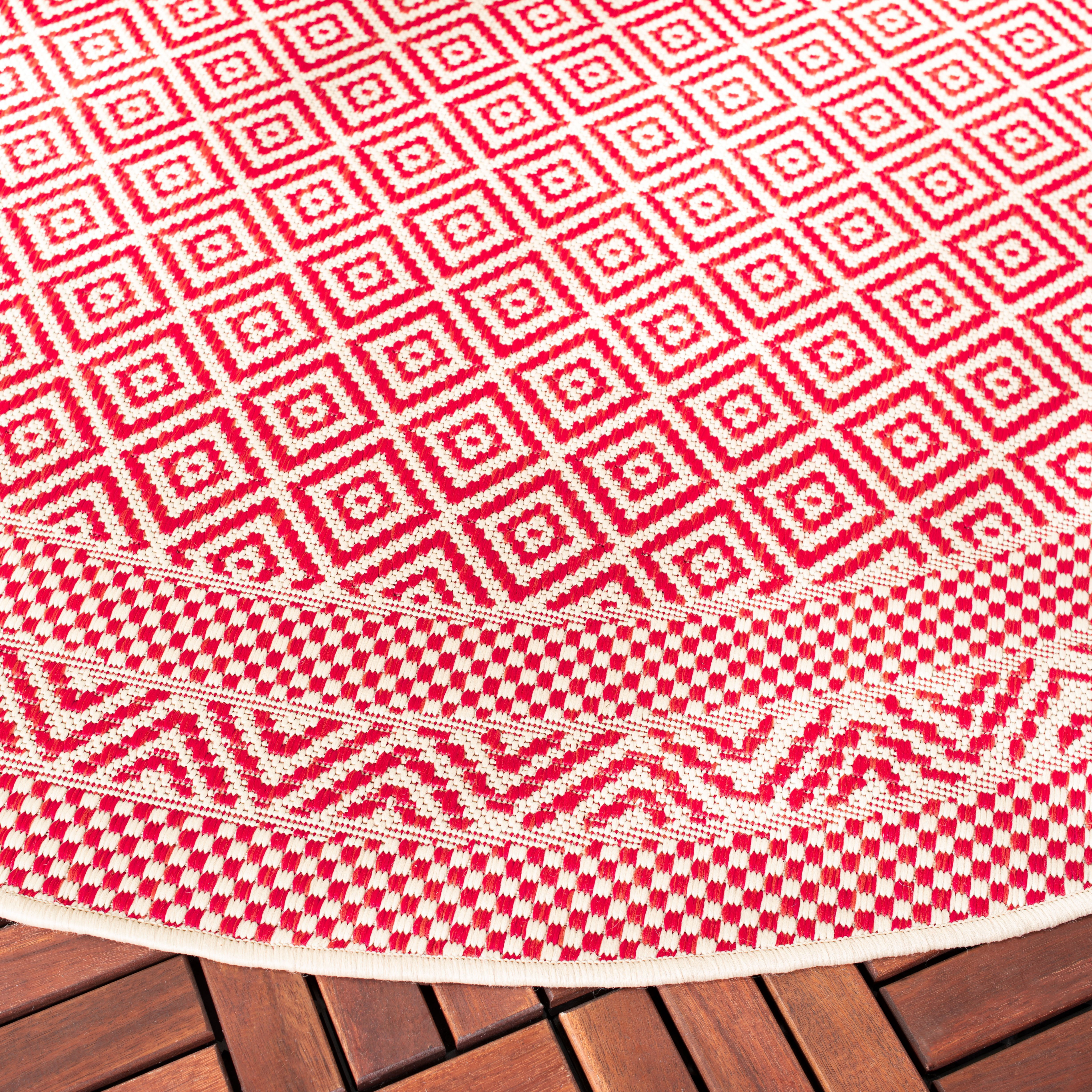 Safavieh Courtyard Grace Geometric Indoor/Outdoor Area Rug, Beige/Red, 6'7" x 6'7" Round