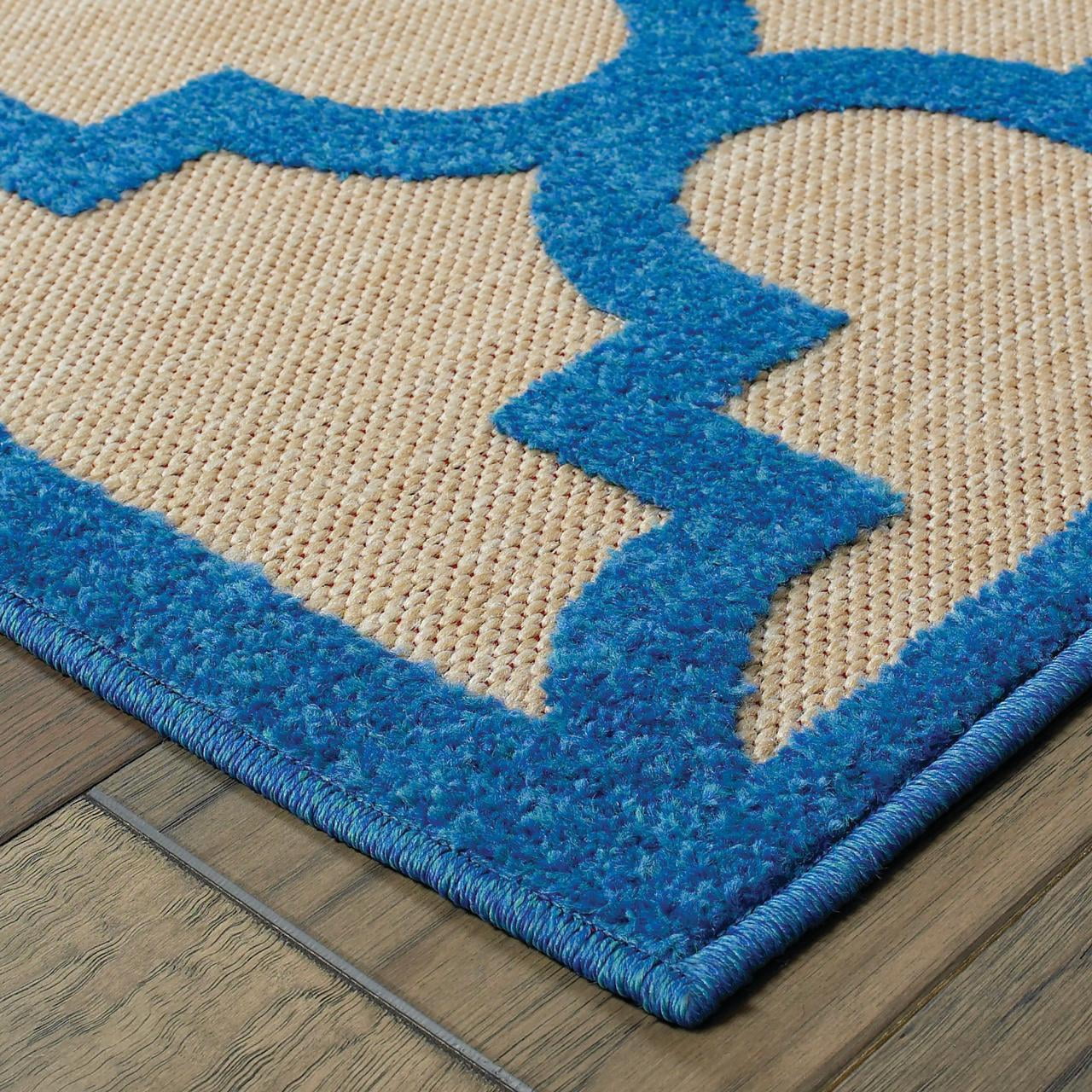 Avalon Home Catalina Scallop Lattice Indoor/Outdoor Mixed Pile Area Rug