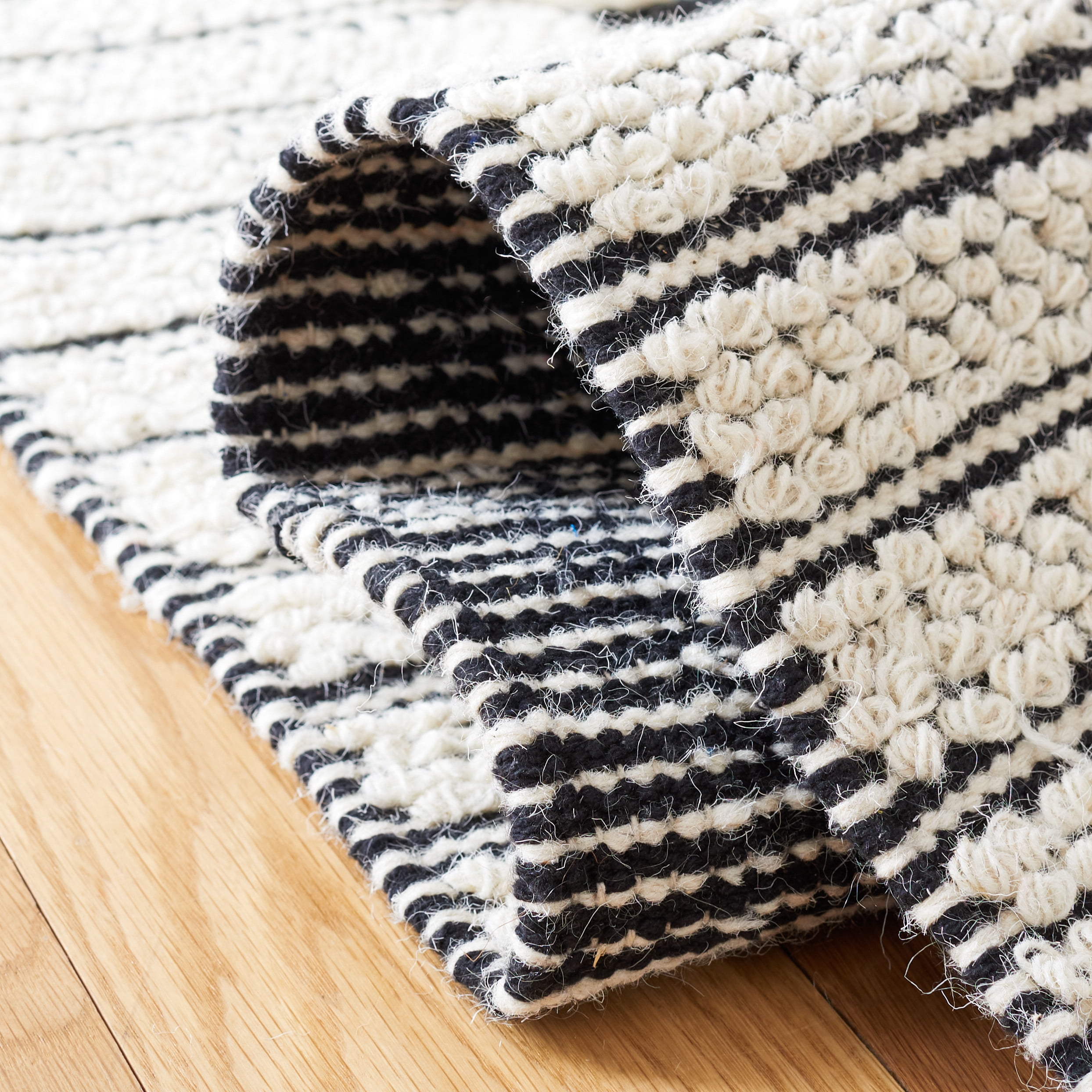 SAFAVIEH Vermont Winton Modern Area Rug, Ivory/Black, 8' x 10'
