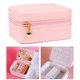 thumbnail image 4 of Pequeño organizador de joyas con dos ganchos para guardar pulseras, perfumes y anillos. Rosado, 4 of 9