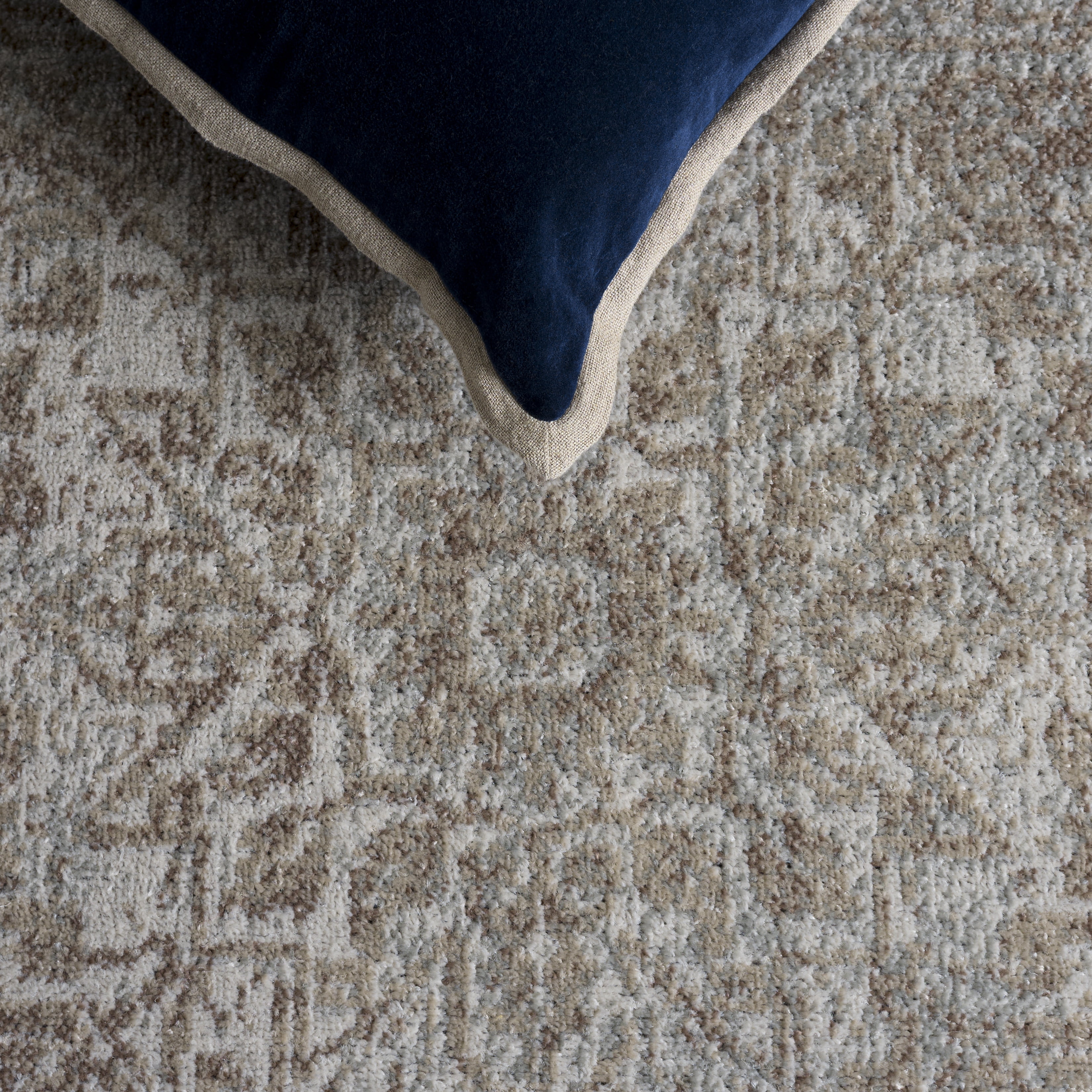 Safavieh Evoke Trena Floral Area Rug, Ivory/Taupe, 6' x 8' Oval