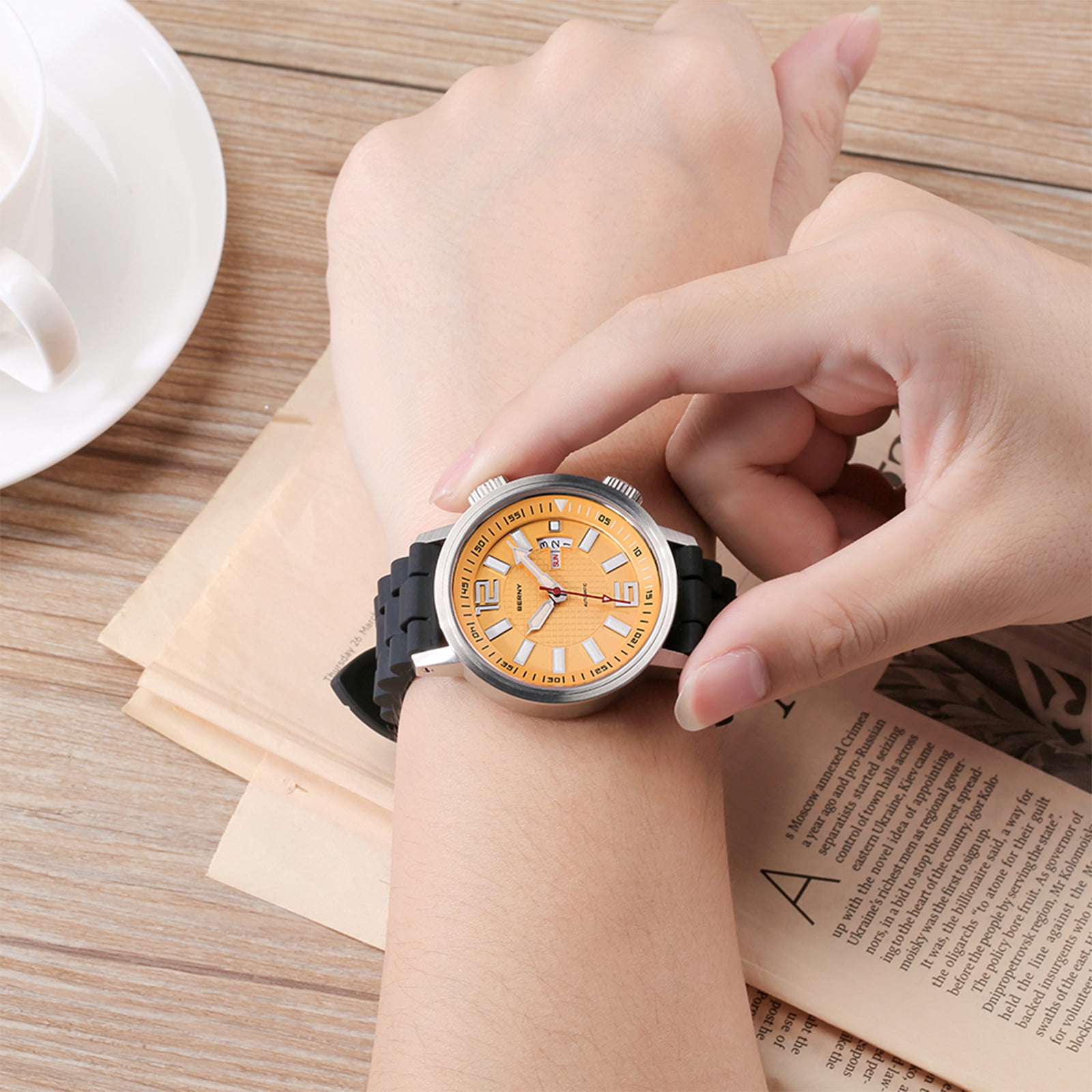 BERNY Automatic Dive Watches for Men, Sport 200M Waterproof Analog Mechanical Watch with Day & Date, Super Luminous, Silicone Strap, Stainless Steel, Sapphire Crystal, Men's Pro Diver Watch (Yellow)