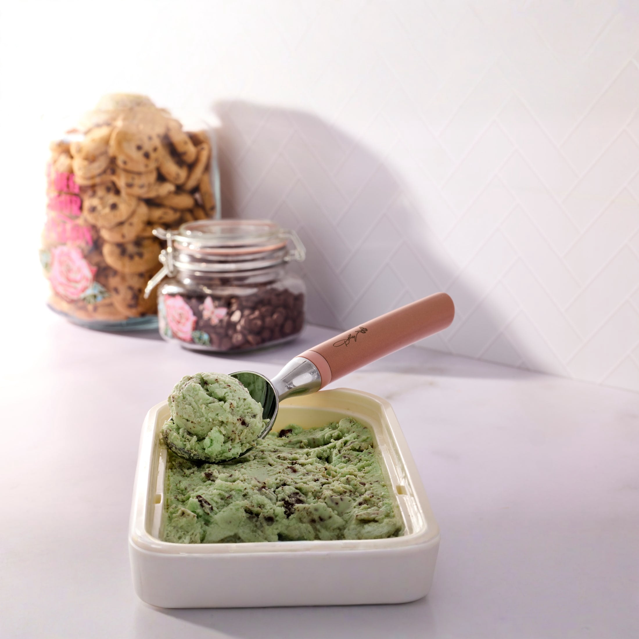 Dolly Parton Stainless Steel Ice Cream Scoop, Blush