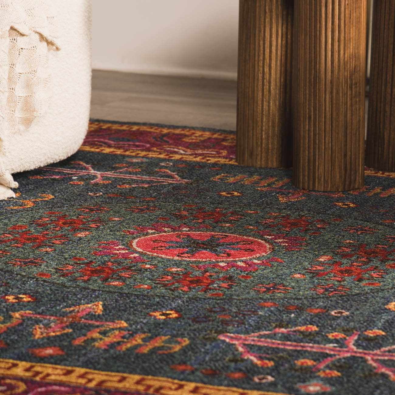 BoutiqueRugs Cleveland Colorful Traditional Area Rug - Teal, Aqua, Navy - 2' x 2'11"