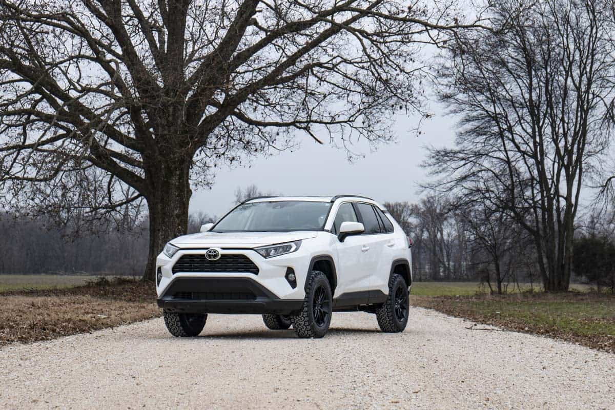 Rough Country 2.5" Lift Kit for 2019-2024 Toyota RAV4 2WD/4WD - 73131