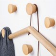 thumbnail image 1 of Ganchos de pared multiusos de madera de haya para colgar en la pared, hechos a mano con textura única, para cocina, lavadero, fácil instalación, material de madera natural, paquete de 5, 1 of 5