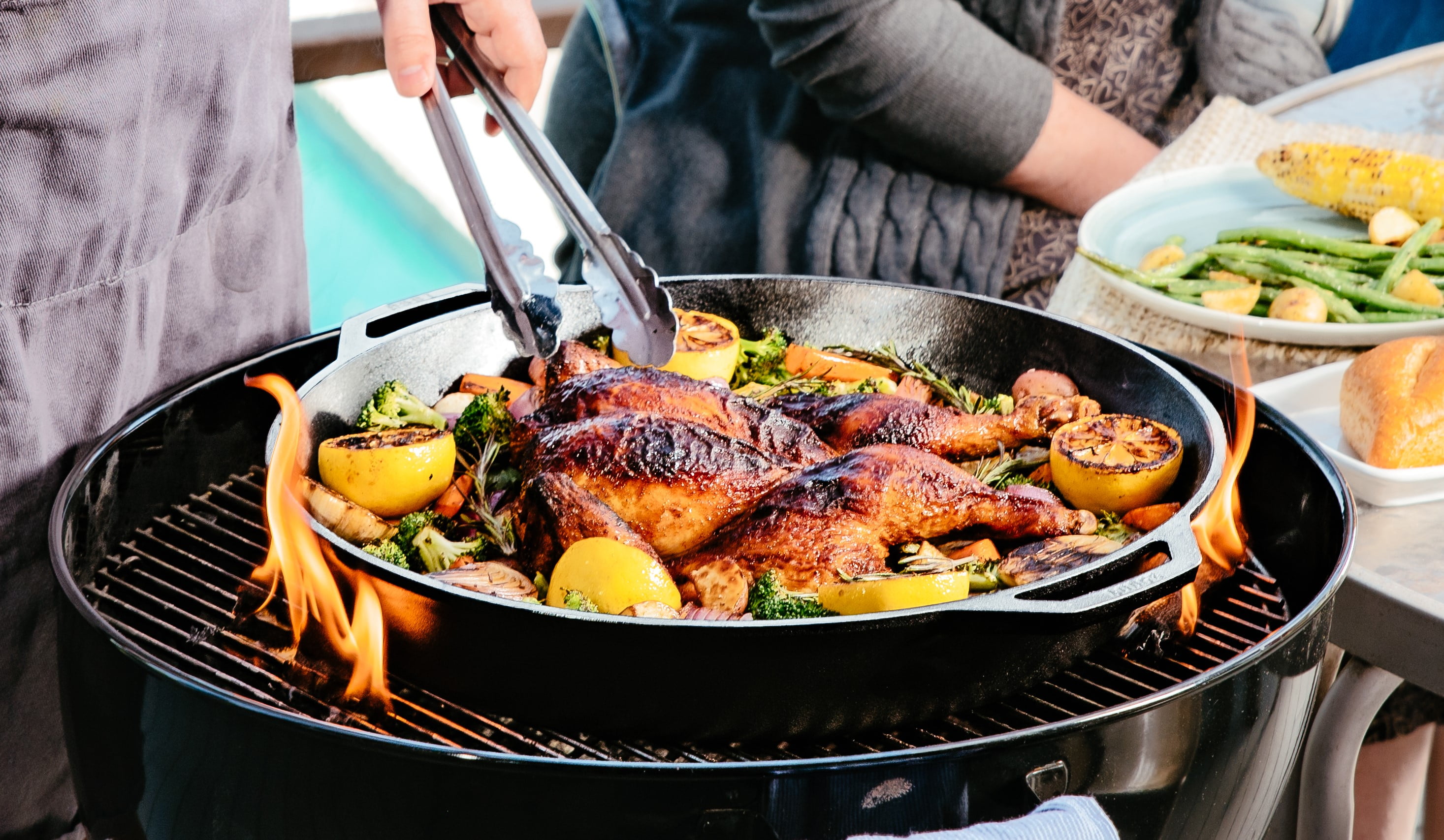 Lodge 15" Dual Handle Cast Iron Seasoned Pan