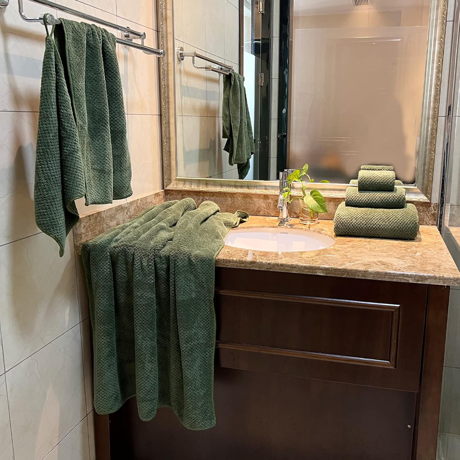 Bath Towels Set, Super Soft Lint Free Lightweight Microfiber Shower Towels for Bathroom (Olive Green)
