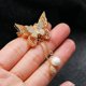 thumbnail image 5 of Broche de mariposa ahuecado para mujer con solapa de mariposa colgante, 5 of 5