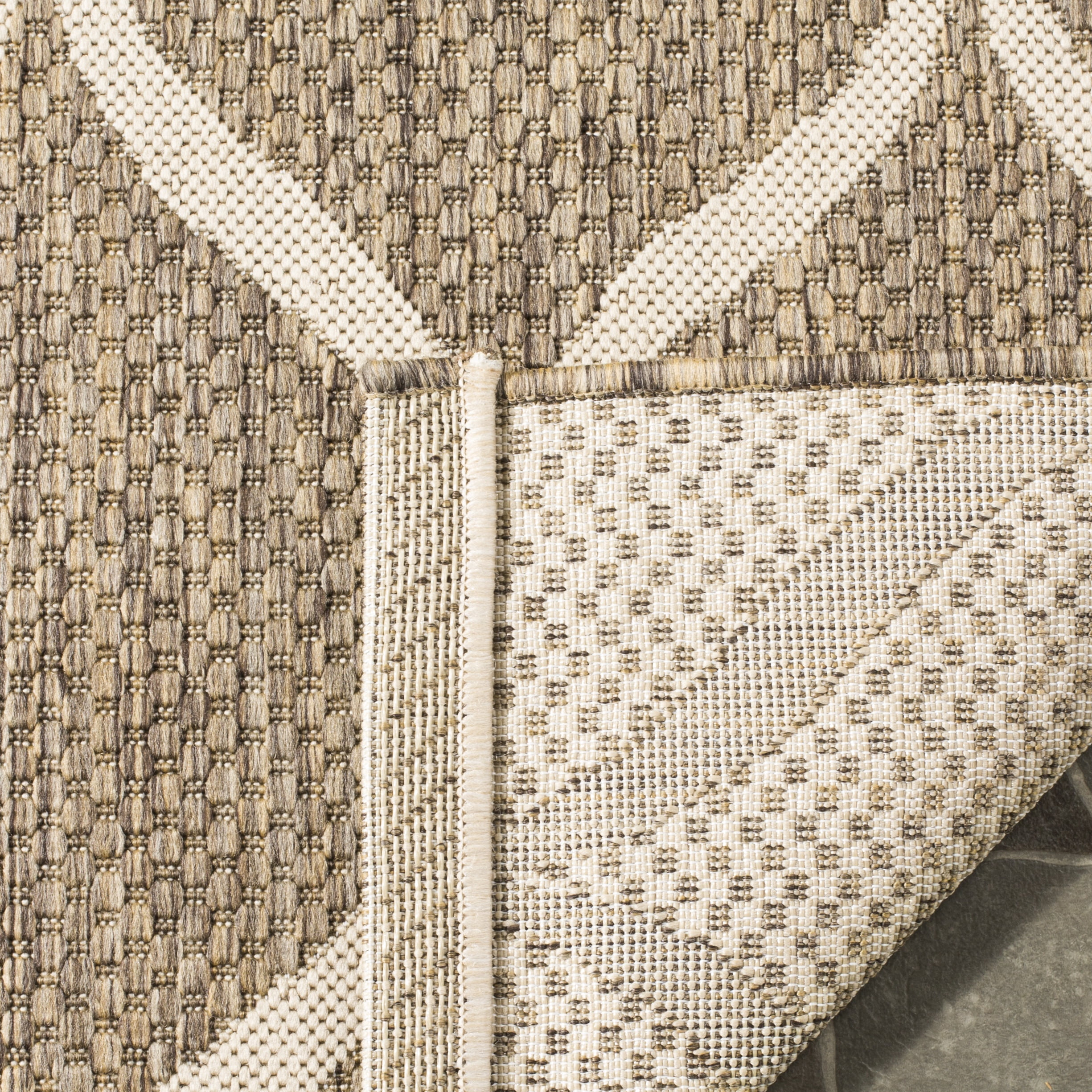 SAFAVIEH Courtyard Linnet Geometric Indoor/Outdoor Area Rug, Brown/Beige, 6'7" x 6'7" Square