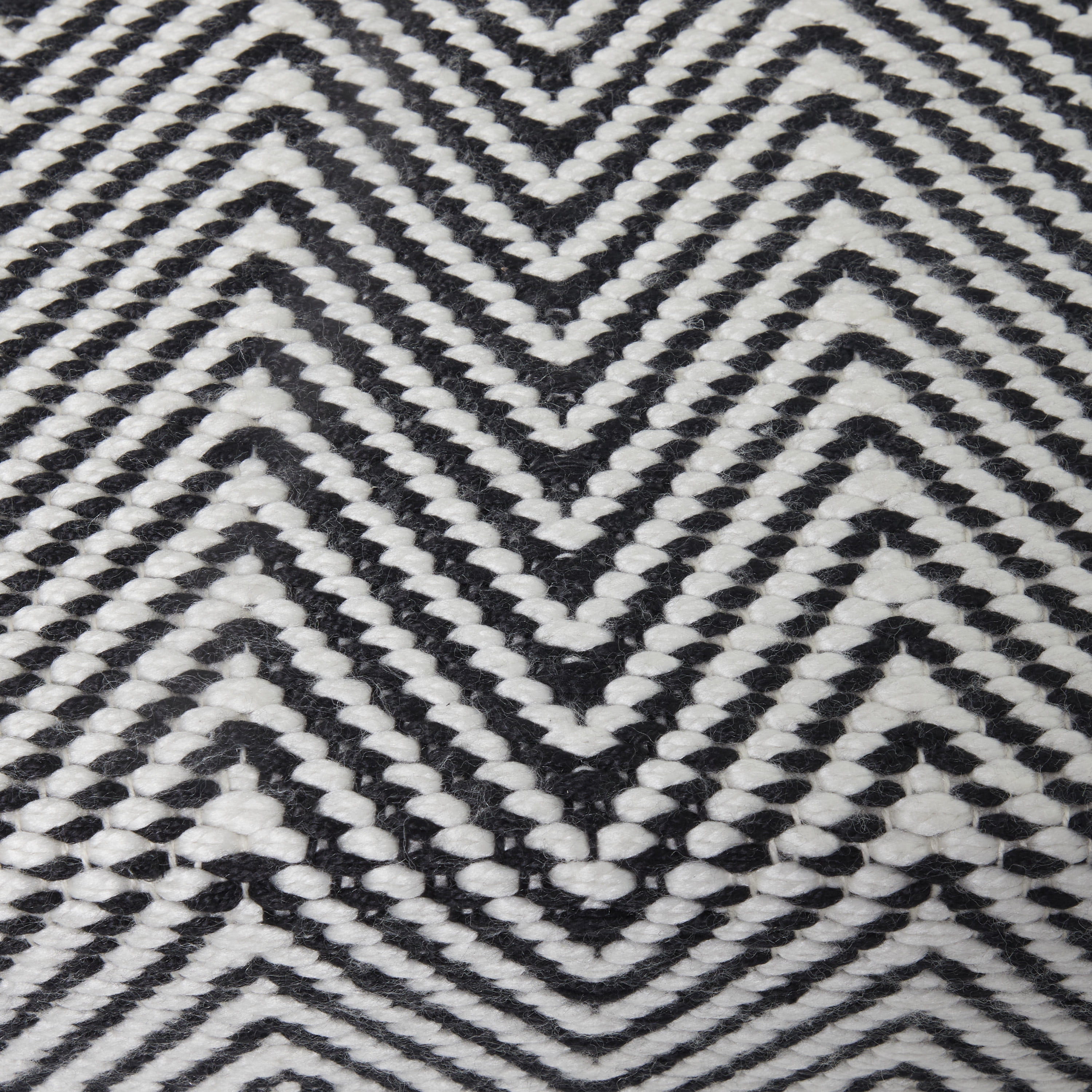 DecMode Polyester Chevron Bench with Wood Legs, Black