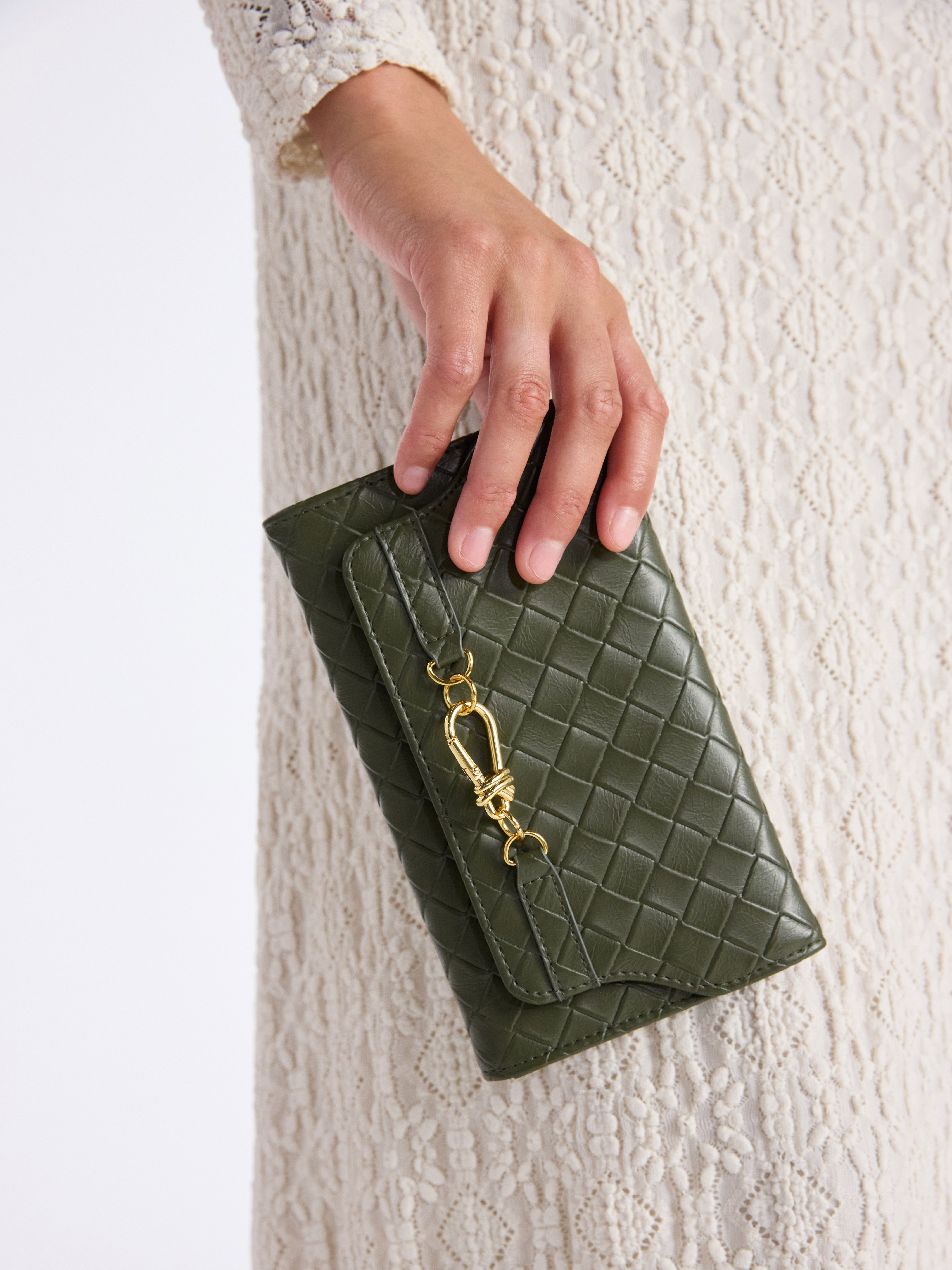 Time and Tru Women's Scarlet Envelope Wallet, Dark Olive