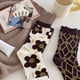 thumbnail image 5 of Calcetines casuales de algodón con estampado de arte floral elegante, 5 of 5