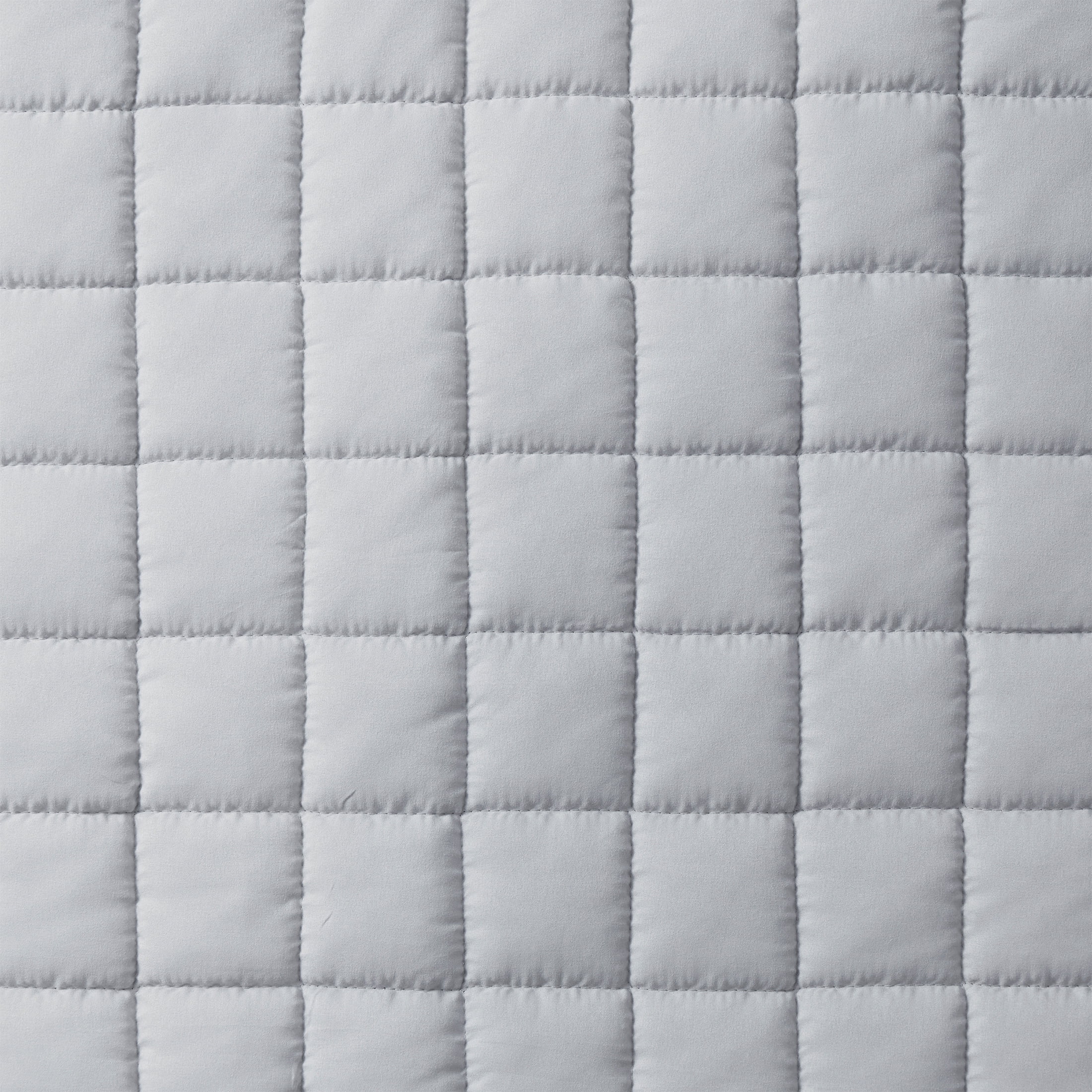 Mainstays Solid Textured Box Crinkle Quilt, Silver, Full/Queen, Soft Wash Microfiber, All Ages