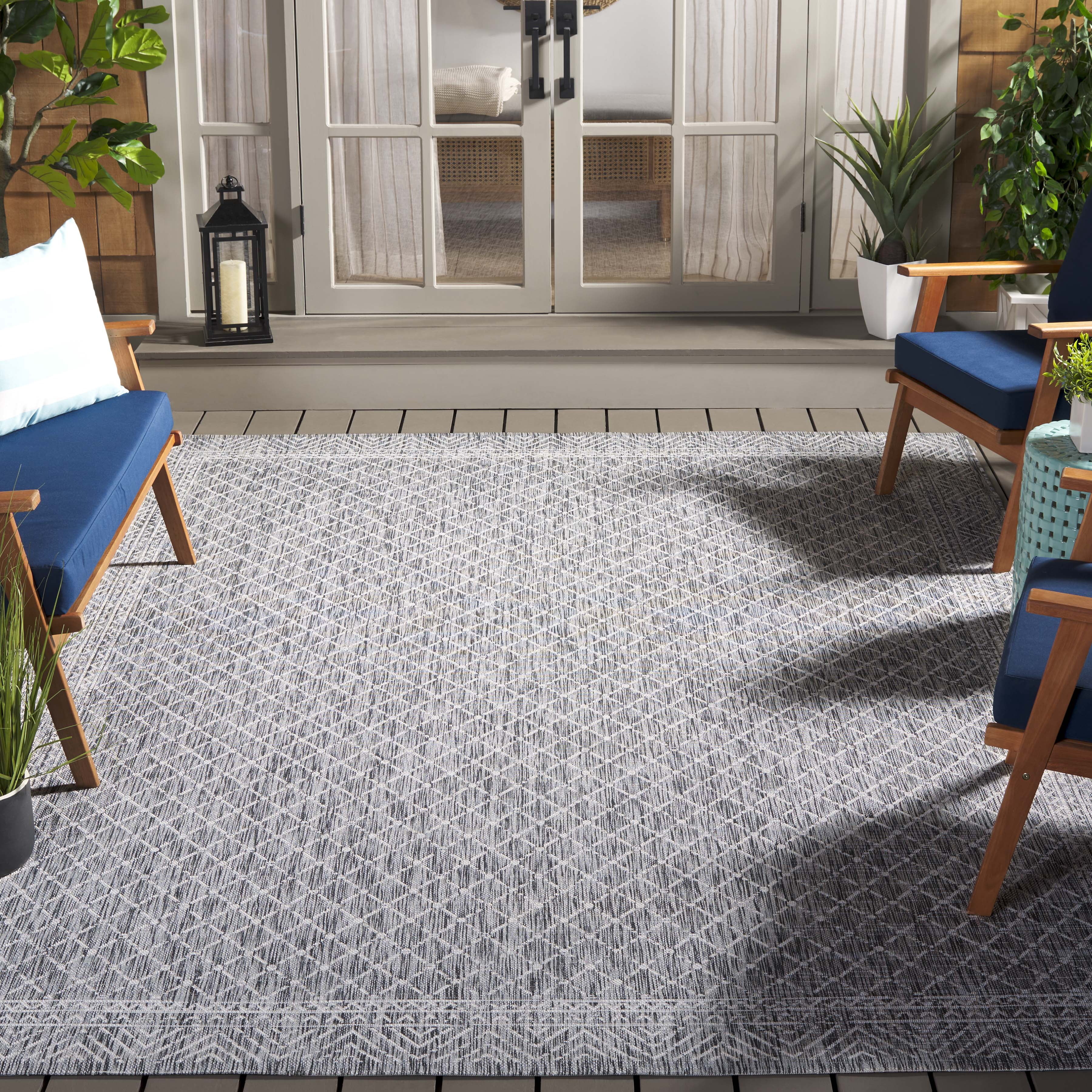 SAFAVIEH Courtyard Frazier Geometric Indoor/Outdoor Area Rug, Light Grey/Dark Grey, 8' x 10'