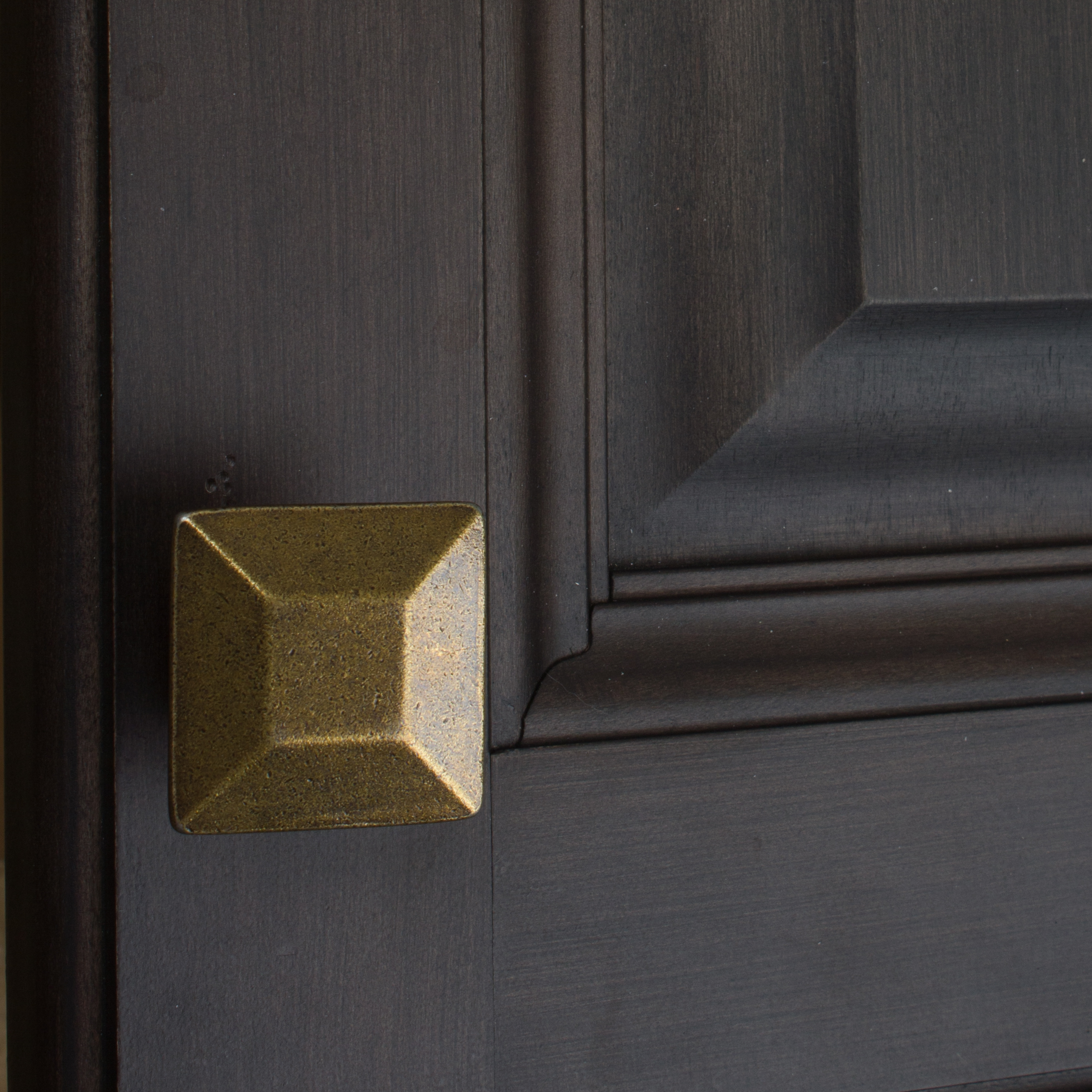 GlideRite 1.375 in. Modern Square Cabinet Knobs, Antique Brass, Pack of 10