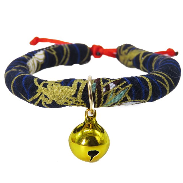 Collar para perros y gatos con estampado, pajarita desmontable y cascabel: collar ajustable para mascotas de tamaño mediano