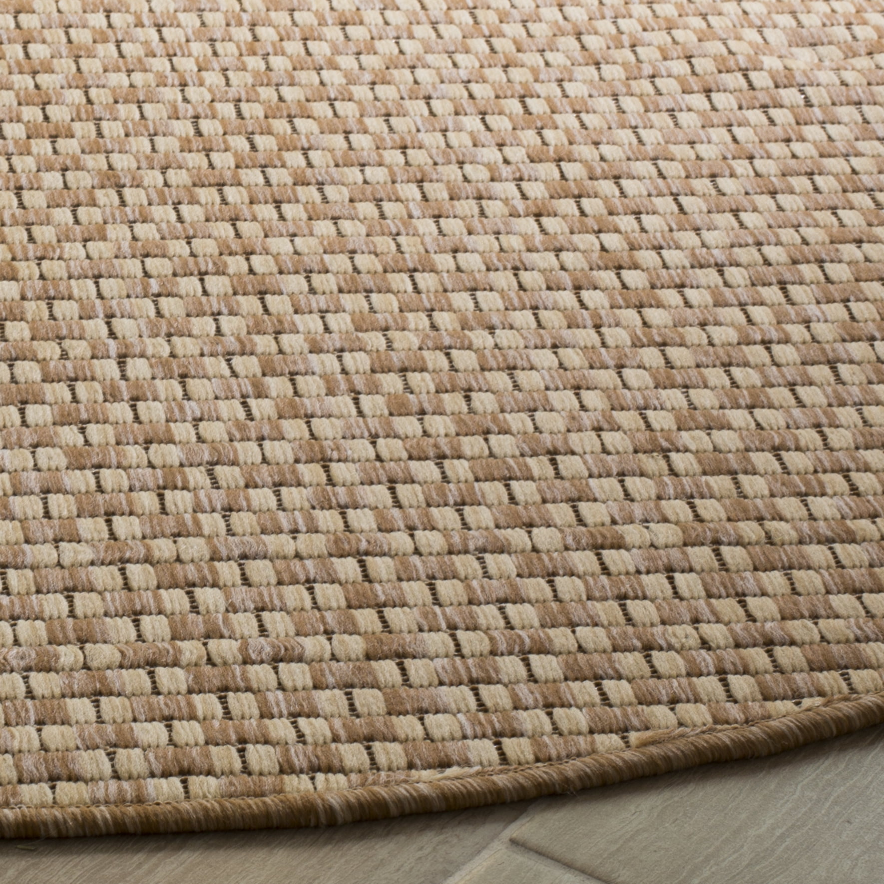 SAFAVIEH Courtyard Blair Checkered Indoor/Outdoor Area Rug, Natural/Cream, 4' x 4' Round