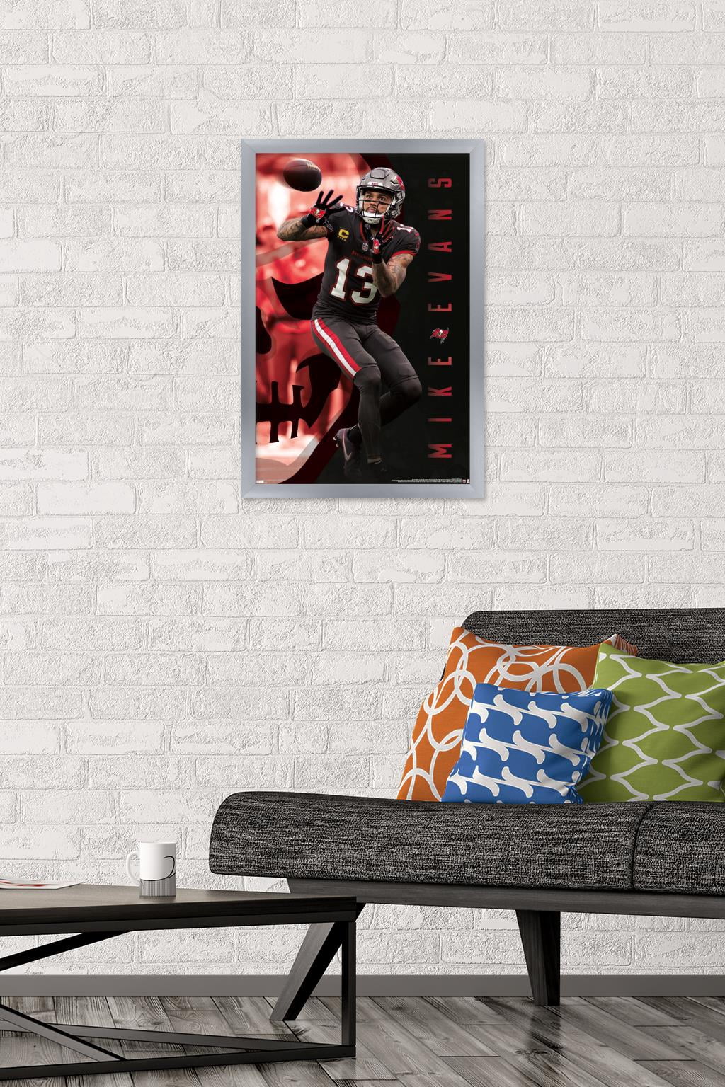 NFL Tampa Bay Buccaneers - Mike Evans 22 Wall Poster, 14.725" x 22.375" Framed