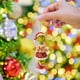 thumbnail image 4 of Colgante de árbol de Navidad estatuilla pequeña de monstruos verdes s para fiesta en casa, 4 of 9