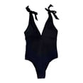 thumbnail image 1 of Traje de Baño Ocean Pacific para Mujer Completo con Nudo en Tirante, Cuello V Negro Talla EG, 1 of 4