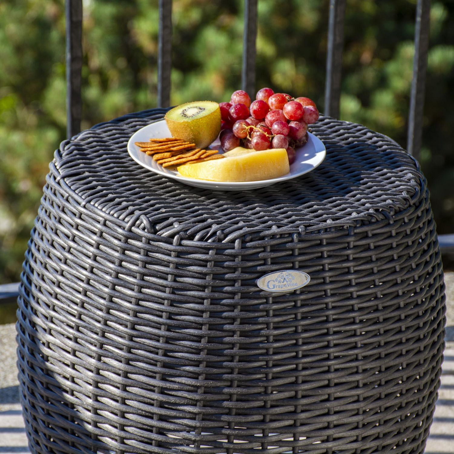 Table d'appoint/tabouret Lisa de Grapevine en osier, noir mat