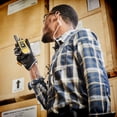 thumbnail image 4 of Walkie Talkies DEWALT DXFRS300, 1 W, impermeable, paquete de 6 con cargador, 4 of 8