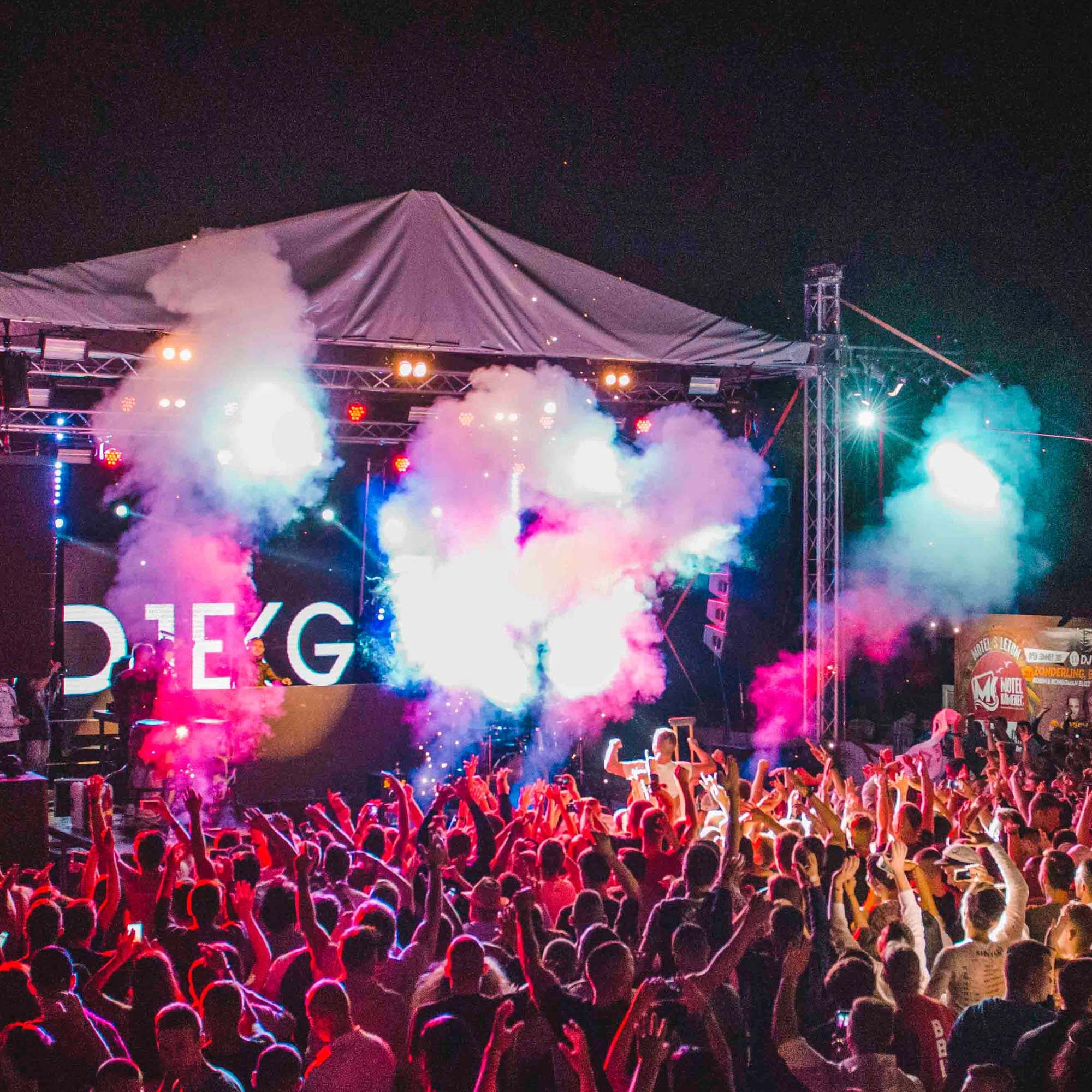 Vertical Smoke Fog Machine With Lights LED 1500W Floor Fogger DJ Equipment for Parties Stage Show Weddings Disco