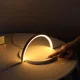 thumbnail image 4 of Lámpara de noche, luz nocturna LED táctil con altavoz Bluetooth, cargador inalámbrico, despertador, soporte para teléfono, regalos de cumpleaños para mujeres, 4 of 5